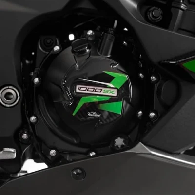 Abbildung von Resin Bike Aufkleber Motorrad Kompatibel Mit Kawasaki Ninja 1000 SX 2024. Sie schützen den Variomatikgehäuse vor Stößen und Kratzern. 3D Klebstoff Harz Set Stickers Made in Italy