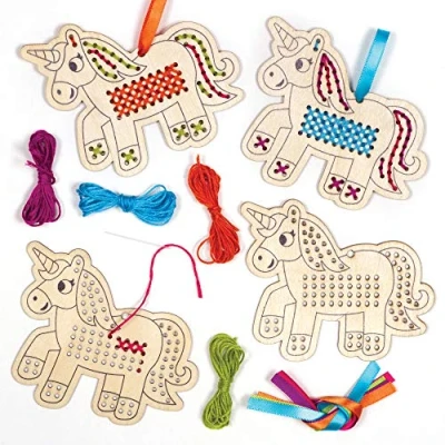 Abbildung von Baker Ross AT317 Kreuzstich Einhorn Dekorationssets, aus Holz, Kunst und Bastelarbeiten für Kinder, Packung mit 5 Stück