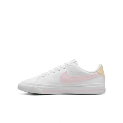 Abbildung von Nike Sportswear Court Legacy Unisex Sneaker low für Kinder, Größe: 36, White/pink foam sesame honeydew Schuhe